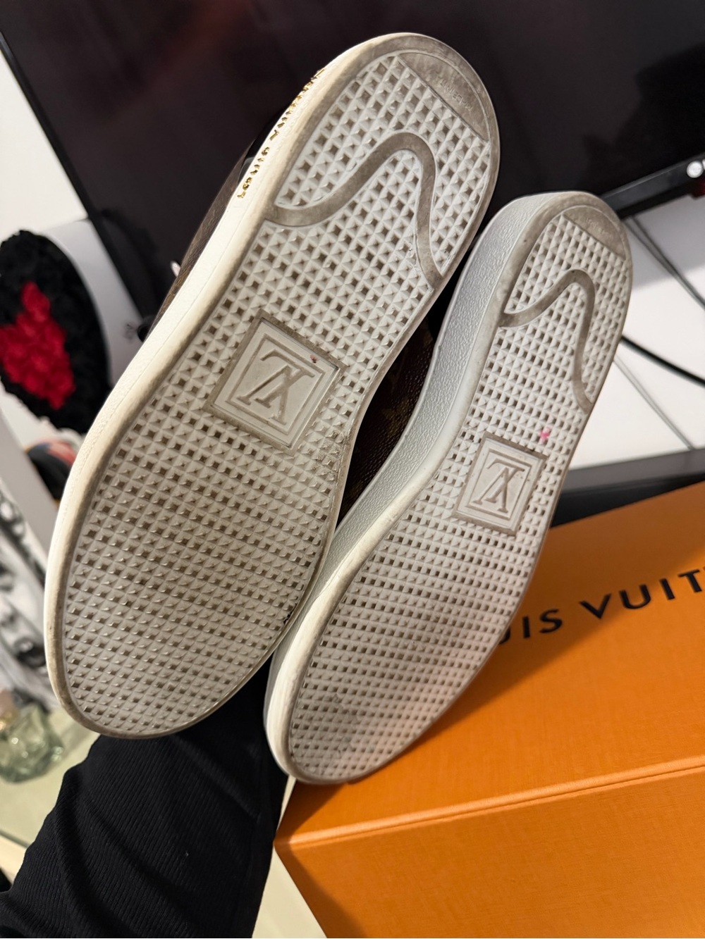 Louis Vuitton Brown Monogram Low-Top Sneakers /like new only used twice - Picture 5 of 5